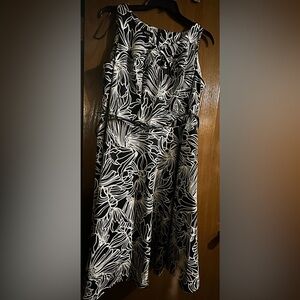 NWT black and white sleeveless dress